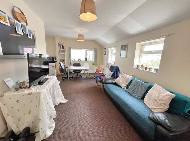 2 bedroom flat for rent in Crwys road, Cathays, CF24 4NP Urbanbricks