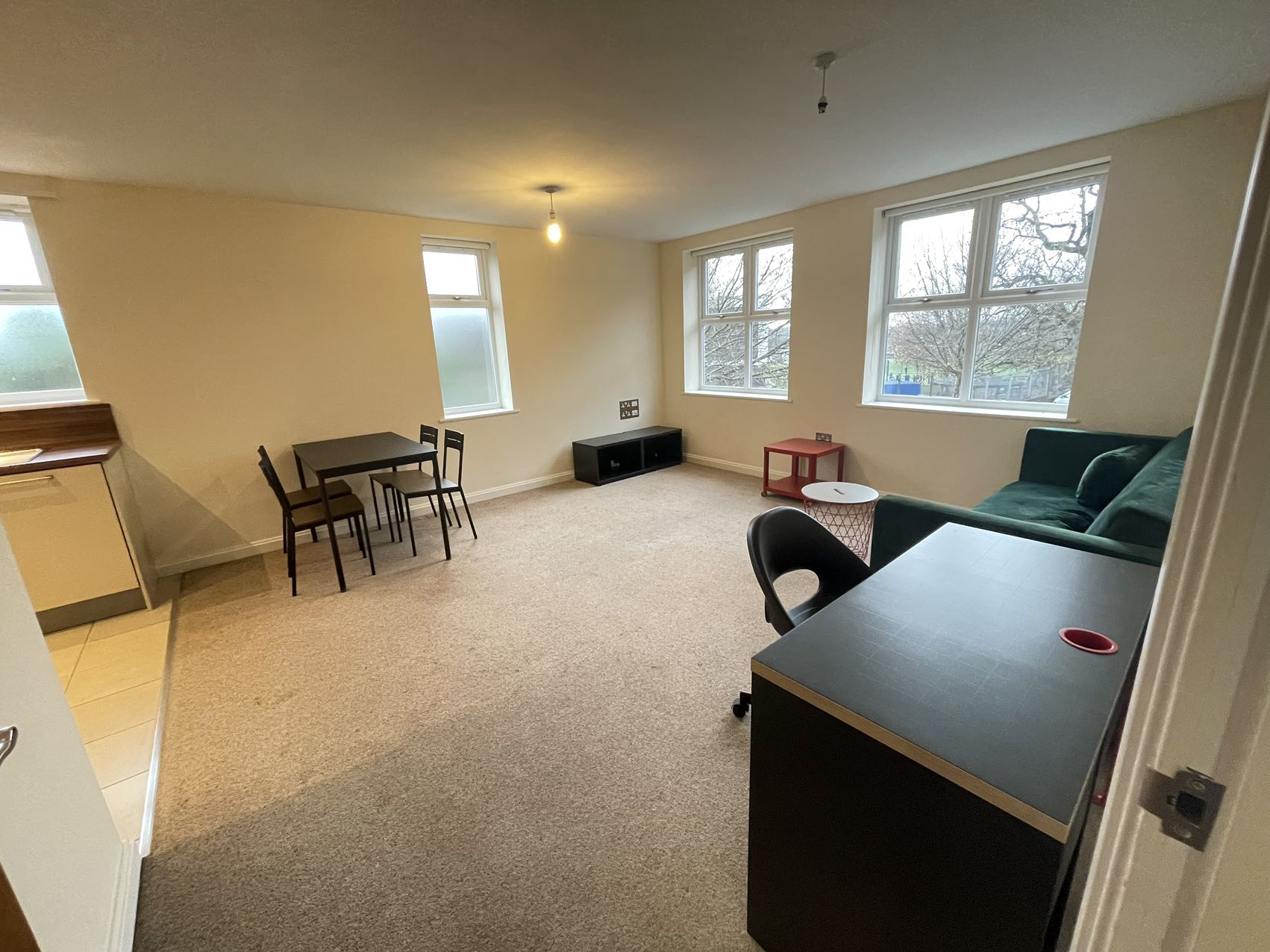 2 bedroom flat for rent in Rhydes Court, Llanishen, CF14 5NA