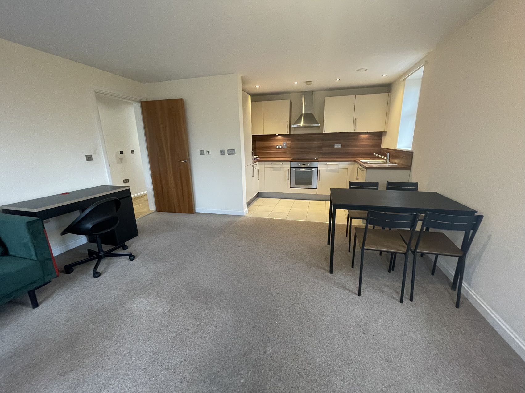 2 bedroom flat for rent in Rhydes Court, Llanishen, CF14 5NA