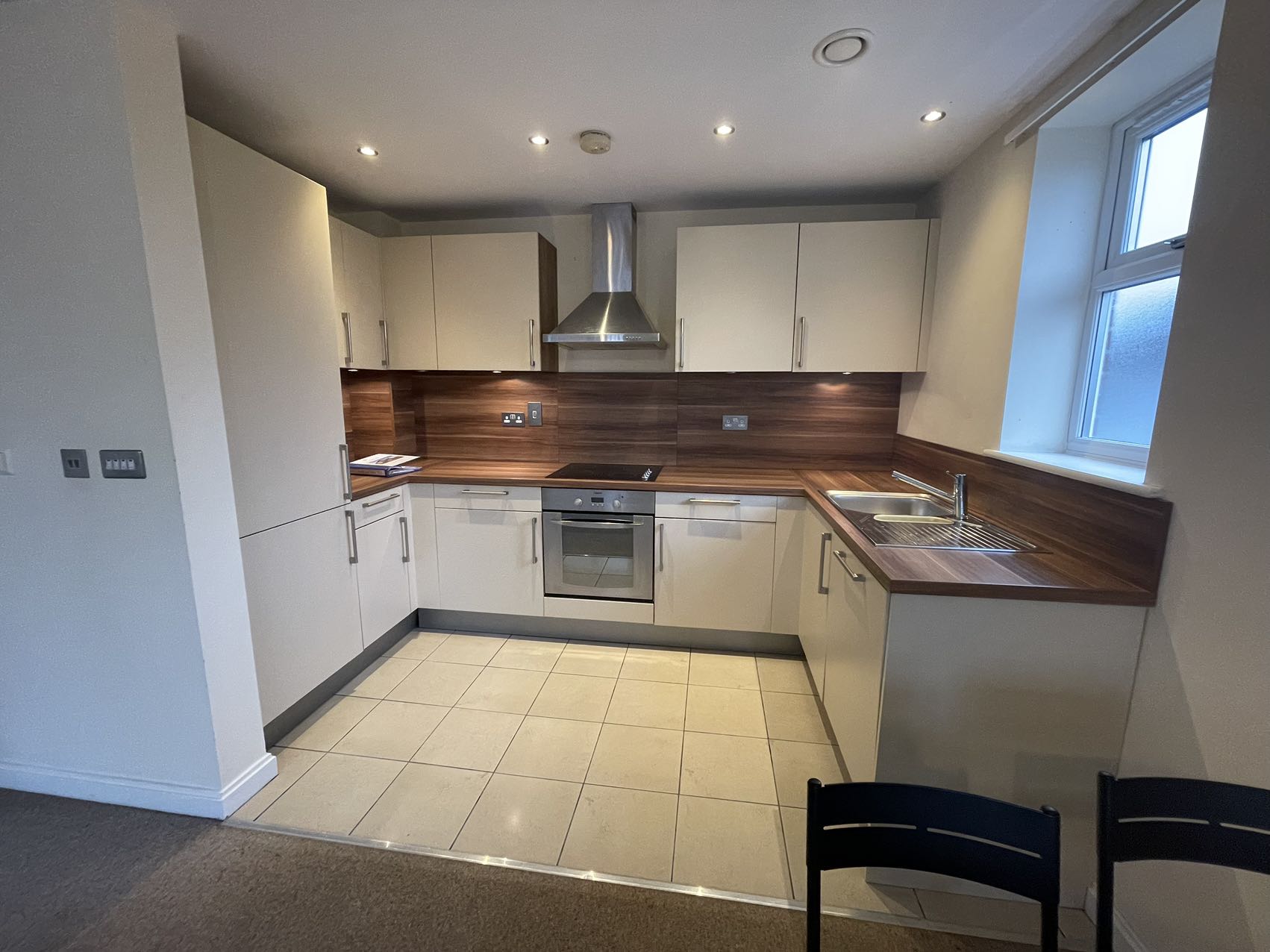 2 bedroom flat for rent in Rhydes Court, Llanishen, CF14 5NA